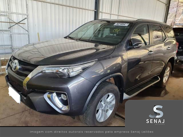 TOYOTA HILUX SW4 SRX 2.8 D-4D TURBO 17/17