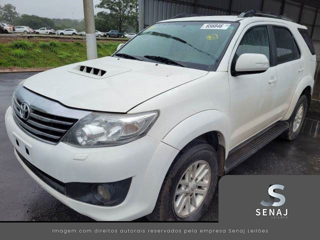 TOYOTA HILUX SW4 SRV 3.0 D-4D TURBO 15/15